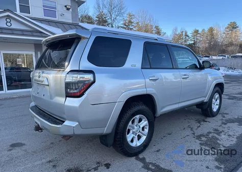 2014 Toyota 4Runner Sr5 z USA, uszkodzony, nr VIN JTEBU5JR1E5201502